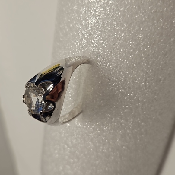 18KT HGE  Large CZ size 10.5 Silvertone Coctail Ring - Picture 3 of 6